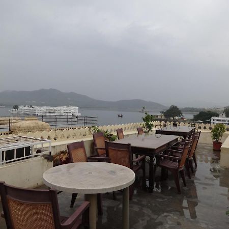 โรงแรมอาชิยาฮาเวลิ อุเดเปอร์ ภายนอก รูปภาพ