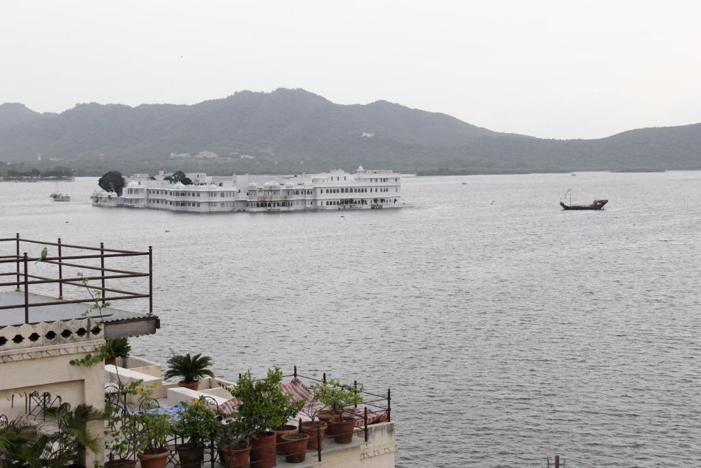 โรงแรมอาชิยาฮาเวลิ อุเดเปอร์ ภายนอก รูปภาพ